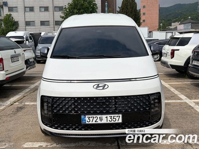 Hyundai Staria — фото 1