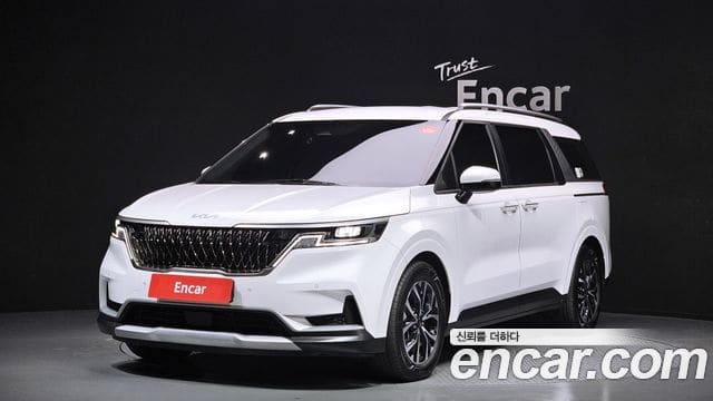 Kia Carnival — фото 1