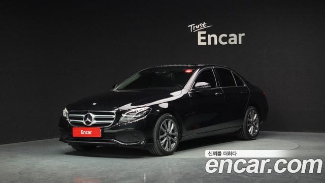 Mercedes-Benz E-Class — фото 1