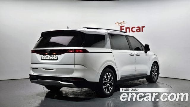 Kia Carnival — фото 1
