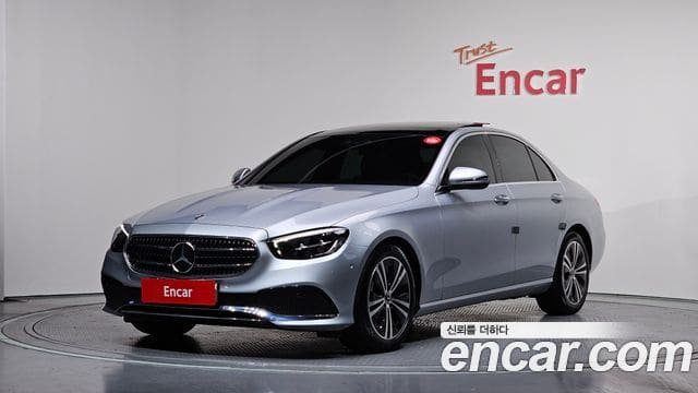 Mercedes-Benz E-Class — фото 1