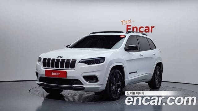 Jeep Cherokee — фото 1