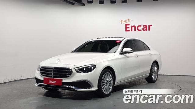 Mercedes-Benz E-Class — фото 1