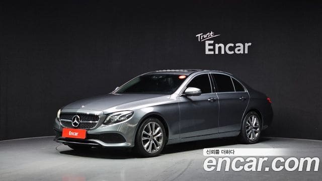 Mercedes-Benz E-Class — фото 1