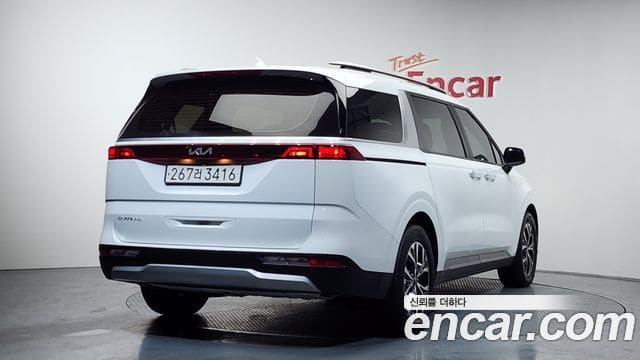 Kia Carnival — фото 1