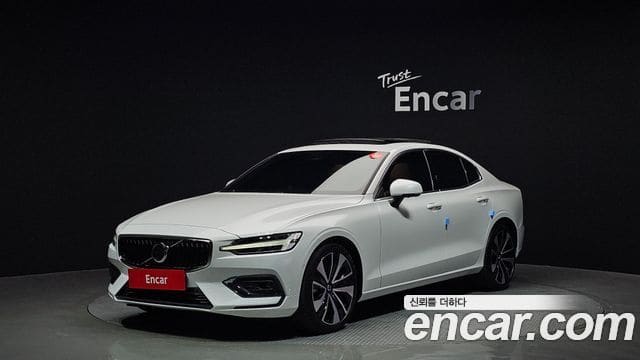 Volvo S60 — фото 1