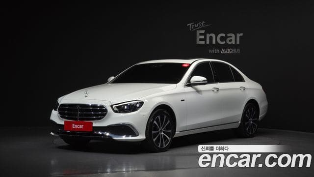 Mercedes-Benz E-Class — фото 1