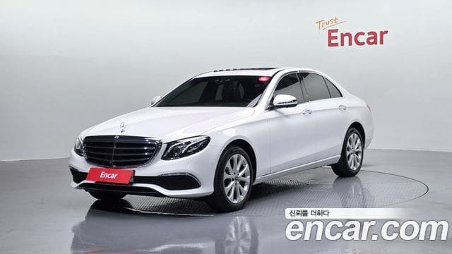 Mercedes-Benz E-Class — фото 1