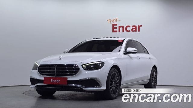 Mercedes-Benz E-Class — фото 1