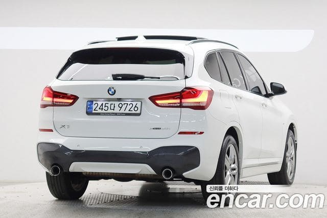 BMW X1 — фото 1