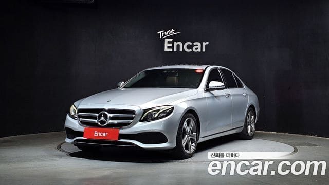 Mercedes-Benz E-Class — фото 1