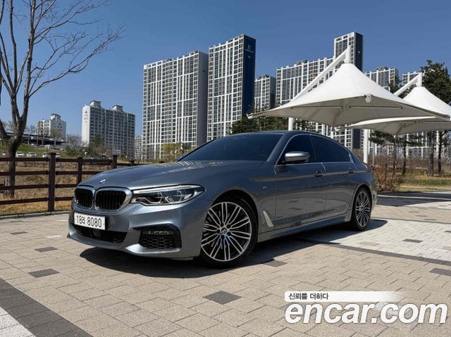 BMW 5 Series — фото 1