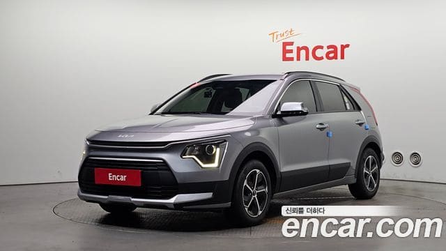 Kia Niro — фото 1