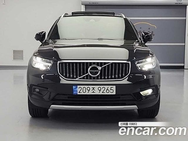 Volvo XC40 — фото 1
