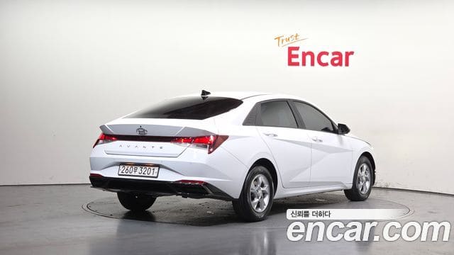 Hyundai Avante — фото 1