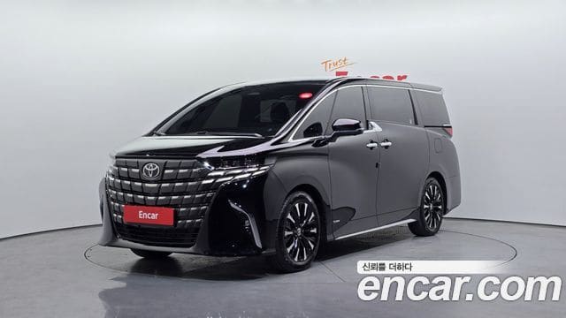 Toyota Alphard — фото 1