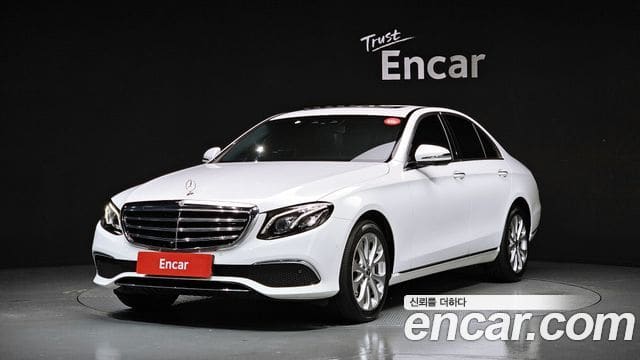 Mercedes-Benz E-Class — фото 1