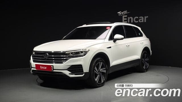 Volkswagen Touareg — фото 1