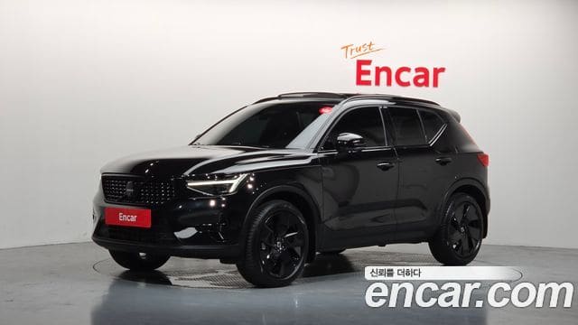 Volvo XC40 — фото 1