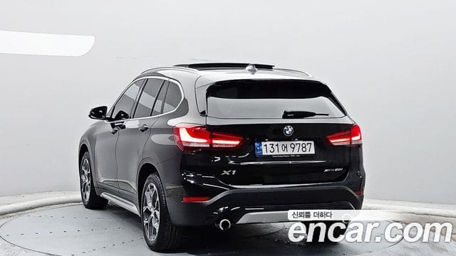 BMW X1 — фото 1