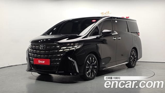 Toyota Alphard — фото 1