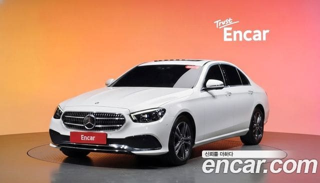 Mercedes-Benz E-Class — фото 1