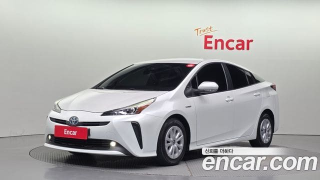 Toyota Prius — фото 1