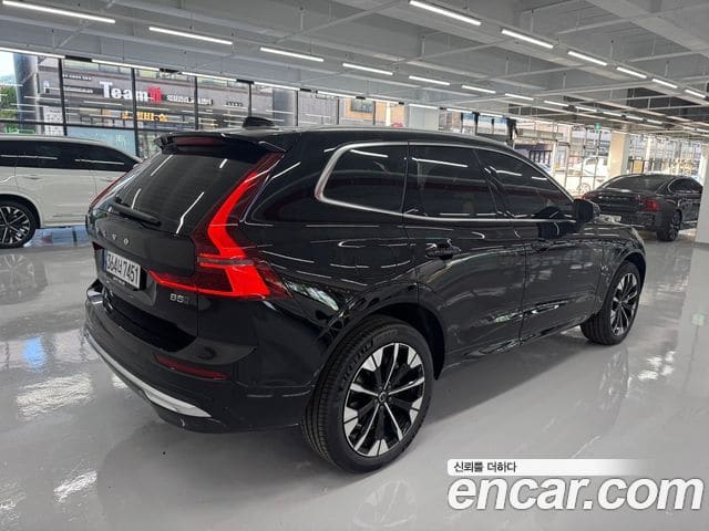 Volvo XC60 — фото 1