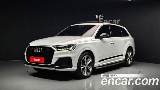 Audi Q7 — фото 1