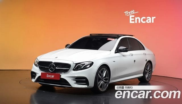 Mercedes-Benz E-Class — фото 1