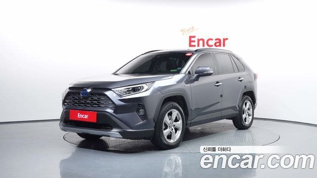 Toyota RAV4 — фото 1