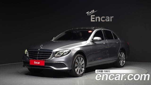Mercedes-Benz E-Class — фото 1