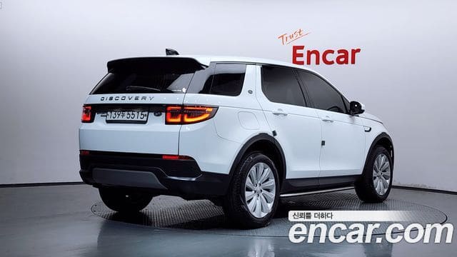 Land Rover Discovery Sport — фото 1
