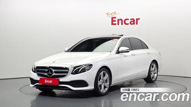 Mercedes-Benz E-Class — фото 1