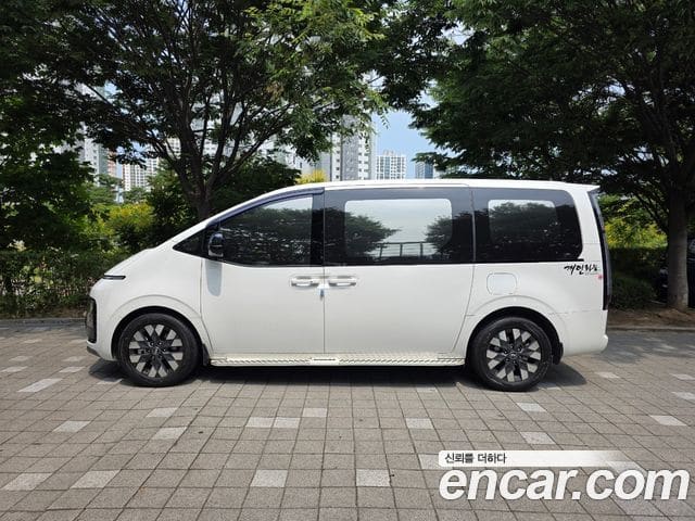 Hyundai Staria — фото 1
