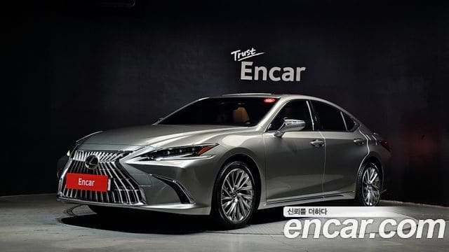 Lexus ES300h — фото 1