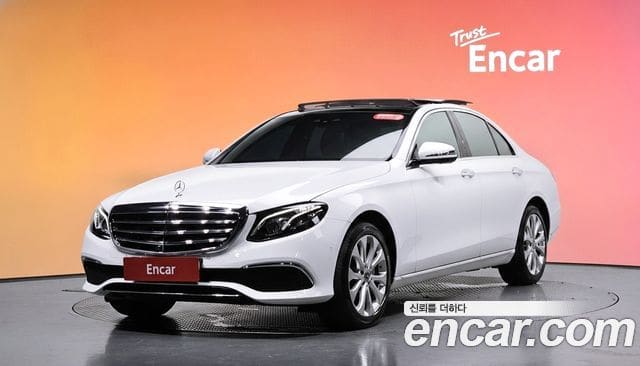 Mercedes-Benz E-Class — фото 1