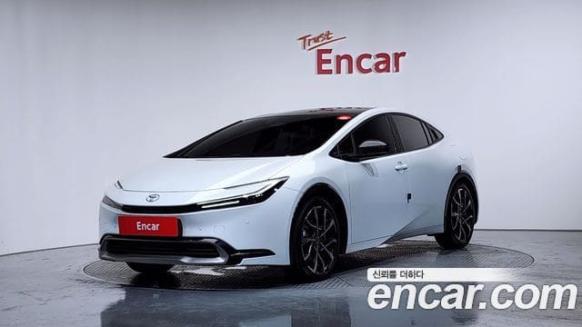 Toyota Prius — фото 1