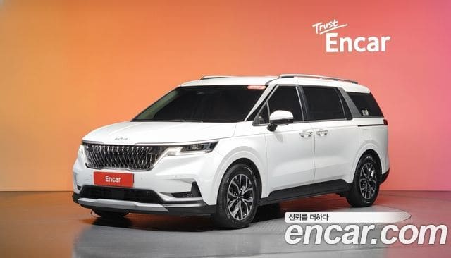 Kia Carnival — фото 1
