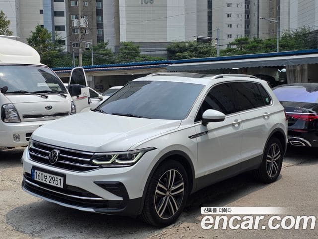 Volkswagen Tiguan — фото 1