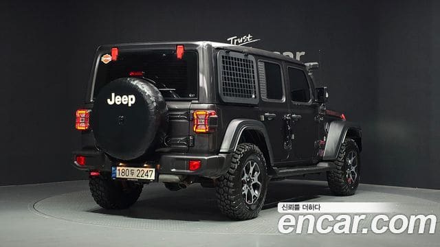 Jeep Wrangler — фото 1