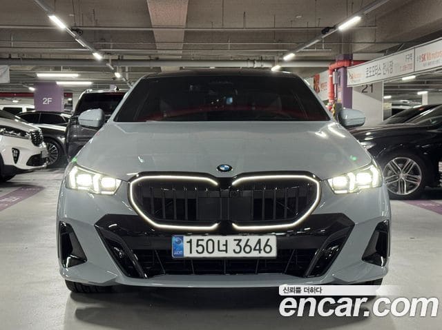 BMW 5 Series — фото 1