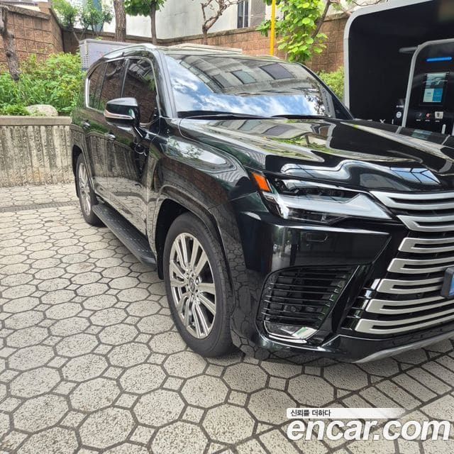 Lexus LX — фото 1