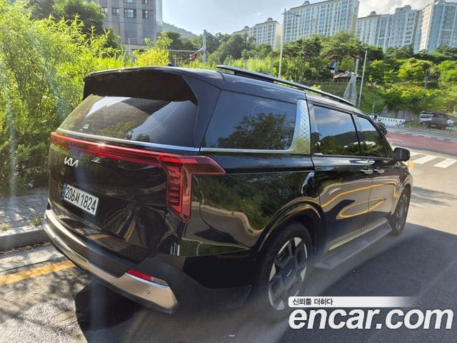 Kia Carnival — фото 1