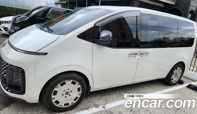 Hyundai Staria — фото 1