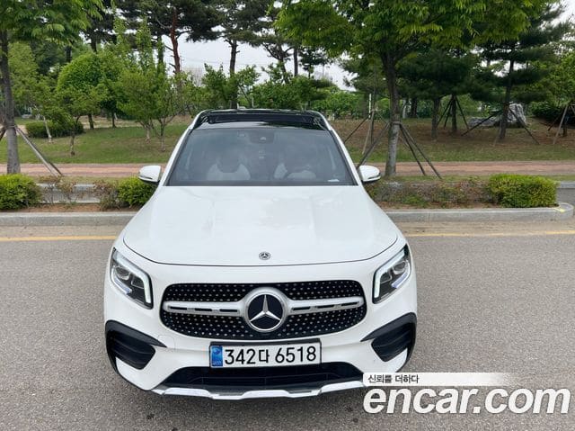 Mercedes-Benz GLB-Class — фото 1