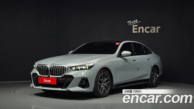 BMW 5 Series — фото 1