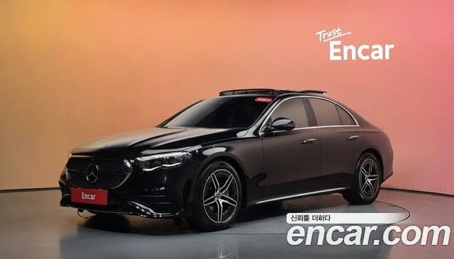 Mercedes-Benz E-Class — фото 1
