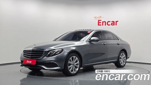Mercedes-Benz E-Class — фото 1