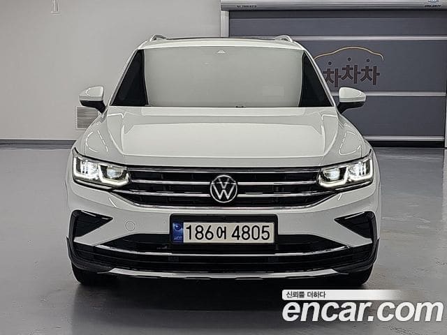Volkswagen Tiguan — фото 1
